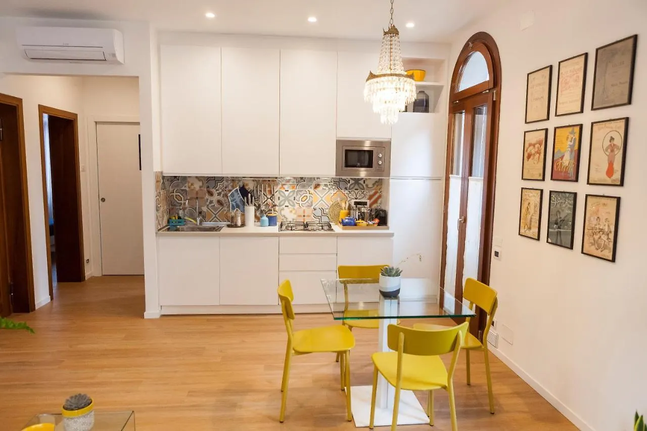 Luxurious And Quiet Apartment In The Lively Heart Of Venice