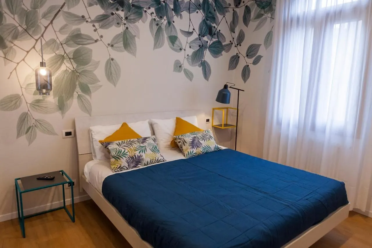 Luxurious And Quiet Apartment In The Lively Heart Of Venedig
